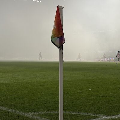 Pyro Yok – Pyrotechnik im Stadion zwischen Mythos, Macht und Risiko